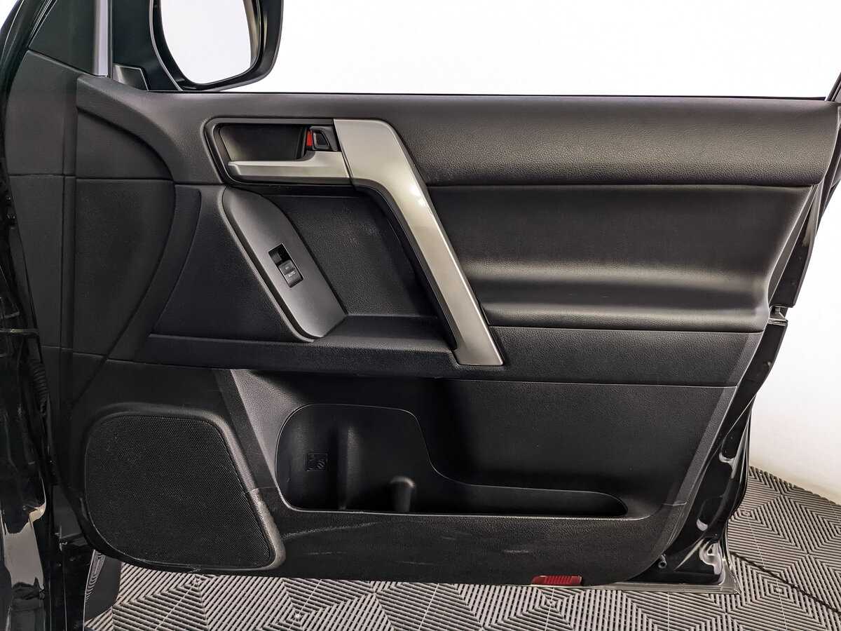 Toyota Land Cruiser Prado, 2020 Фото №19