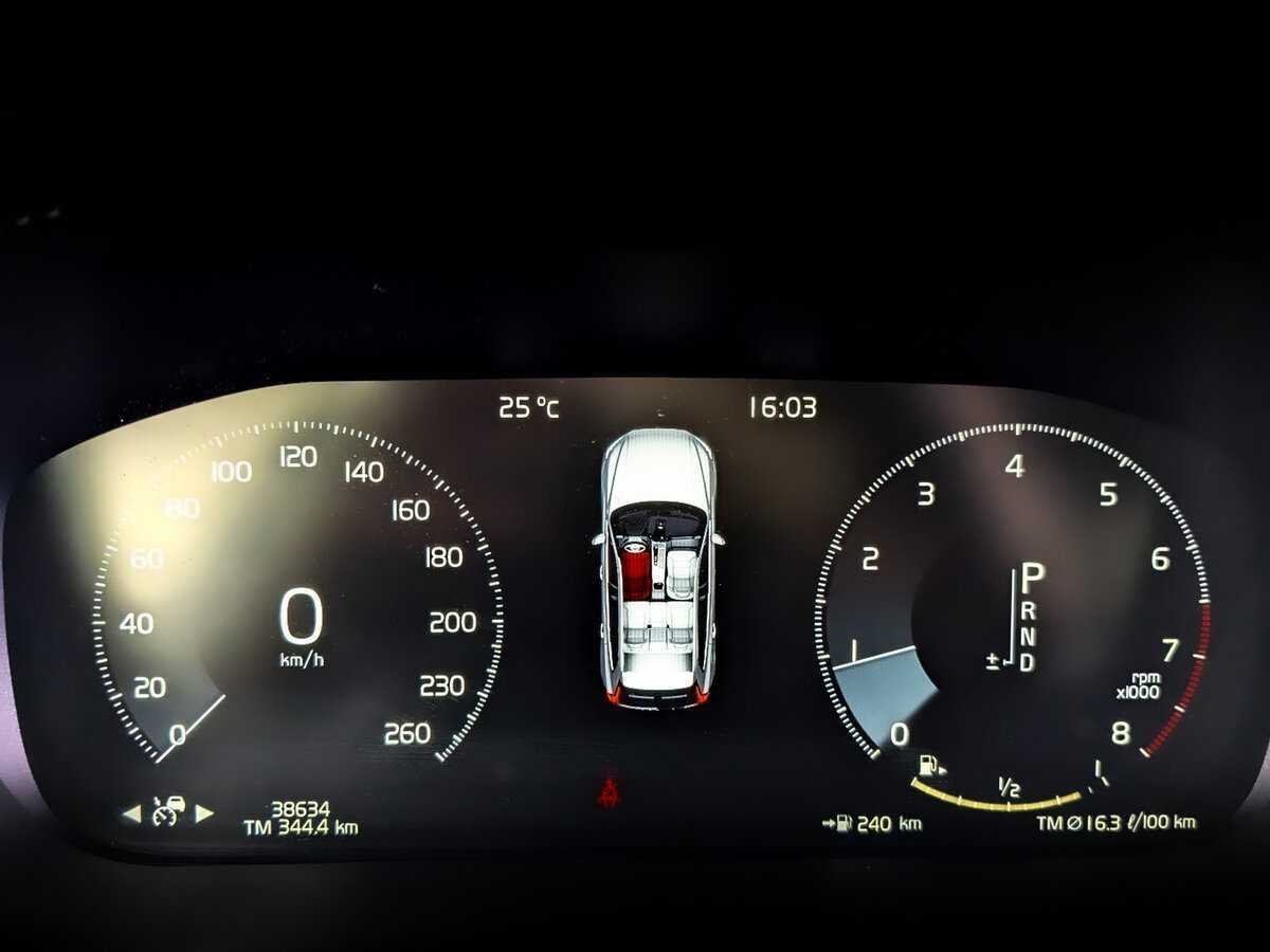 Volvo XC60, 2020 Фото №11