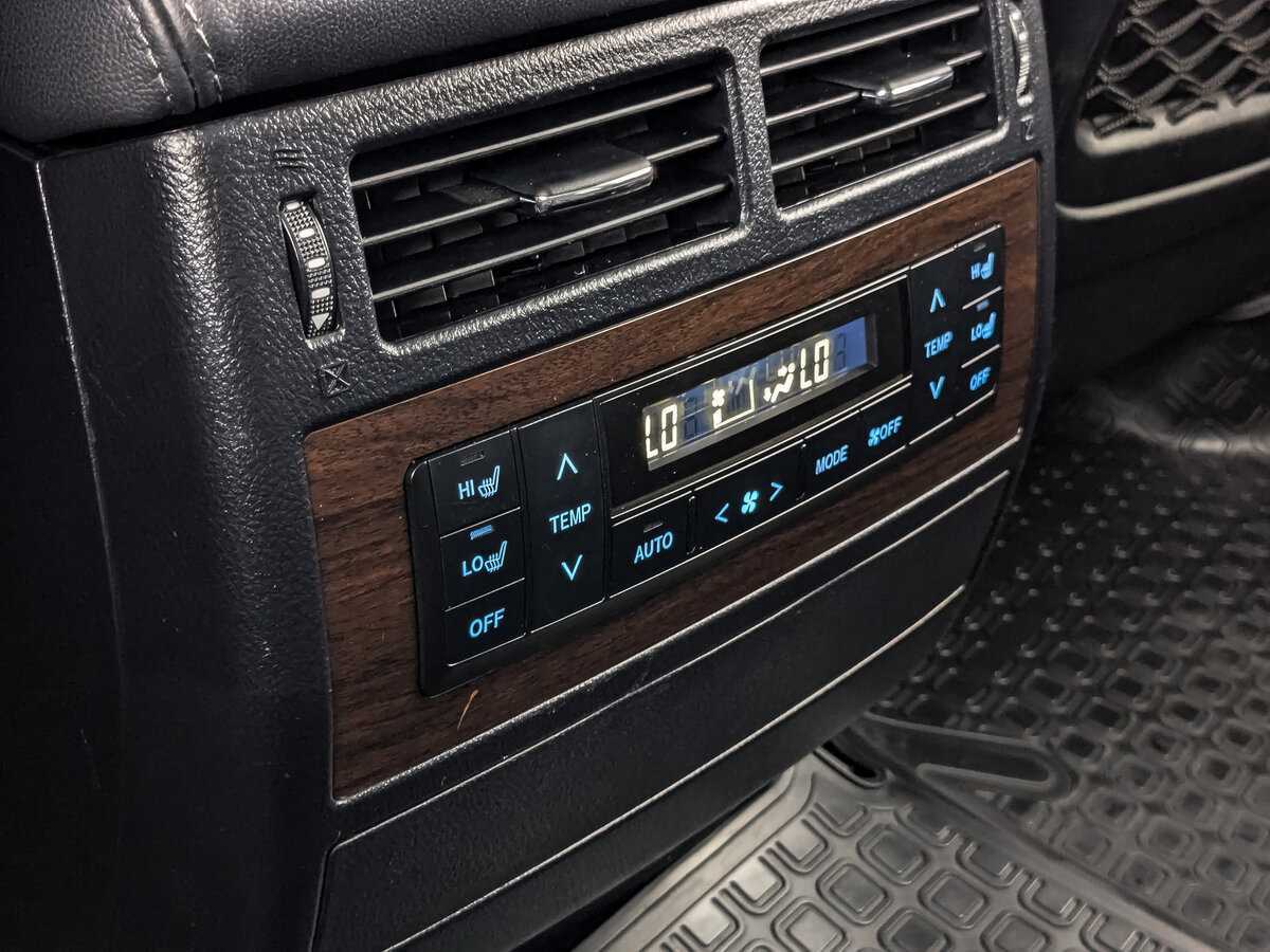 Toyota Land Cruiser, 2017 Фото №25