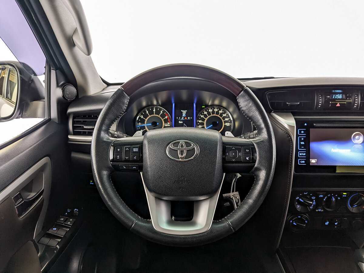 Toyota Fortuner, 2018 Фото №17