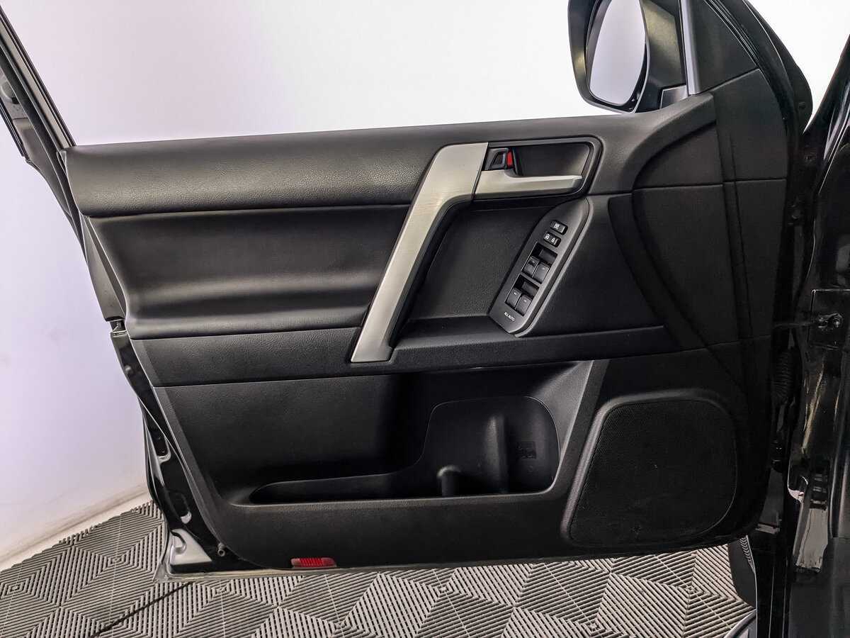 Toyota Land Cruiser Prado, 2018 Фото №14