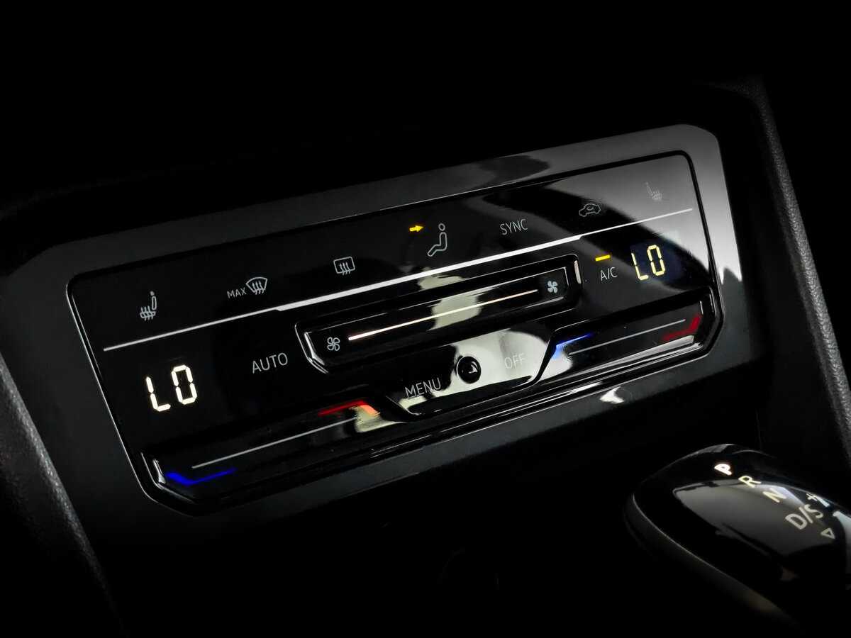 Volkswagen Tiguan, 2021 Фото №20