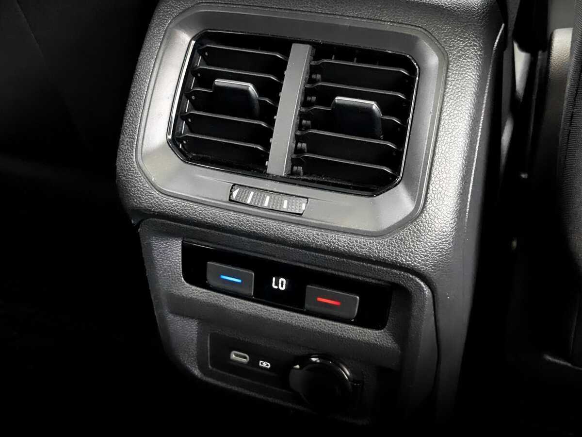 Volkswagen Tiguan, 2021 Фото №23
