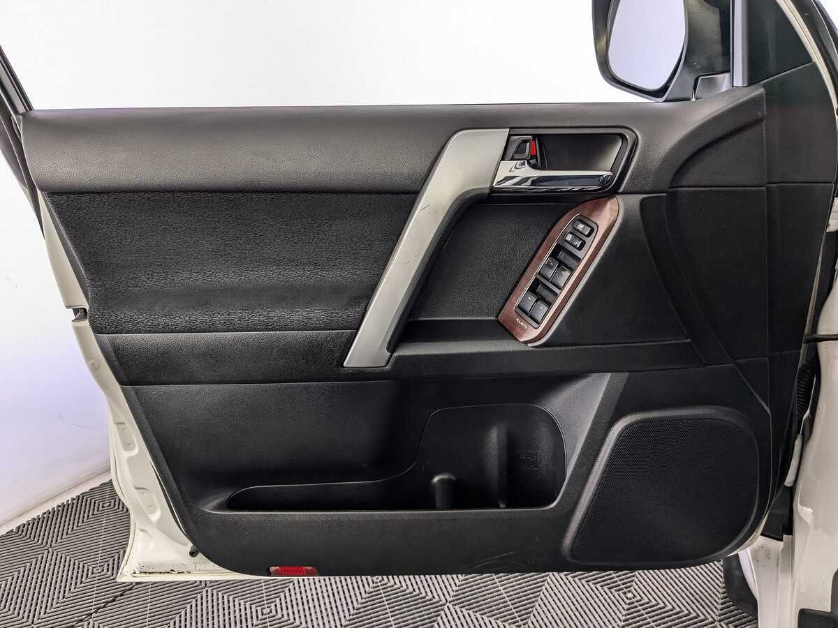 Toyota Land Cruiser Prado, 2016 Фото №15