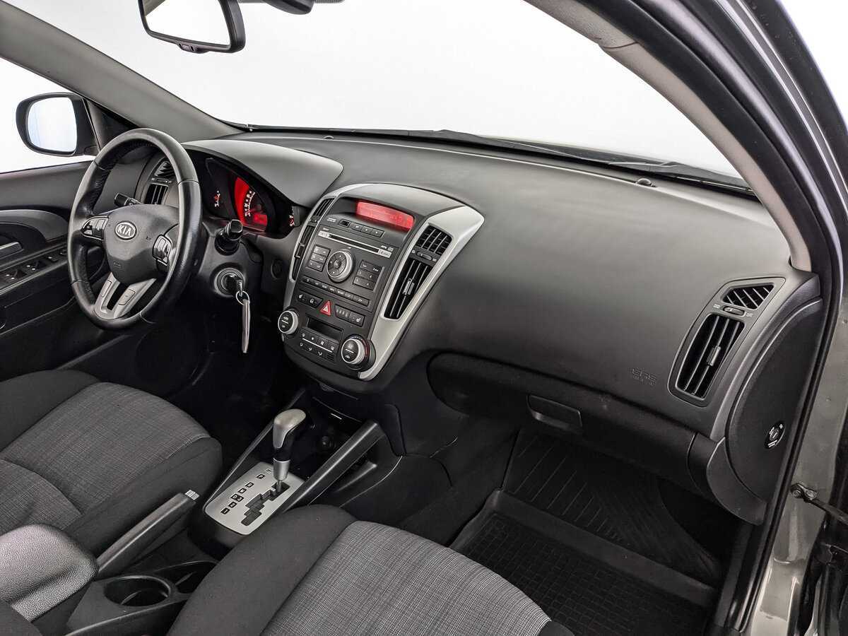 Kia Ceed, 2011 Фото №9