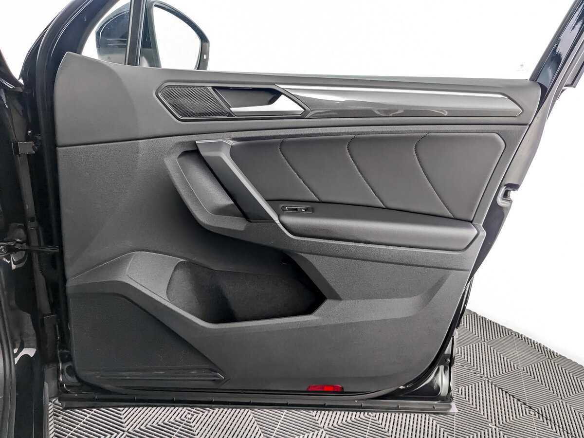 Volkswagen Tiguan, 2020 Фото №21