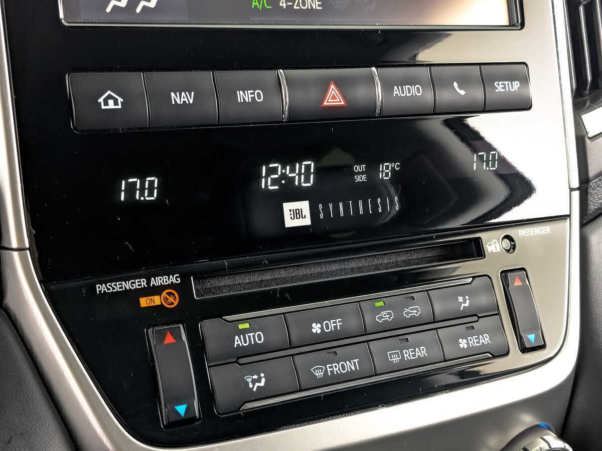 Toyota Land Cruiser, 2017 Фото №23