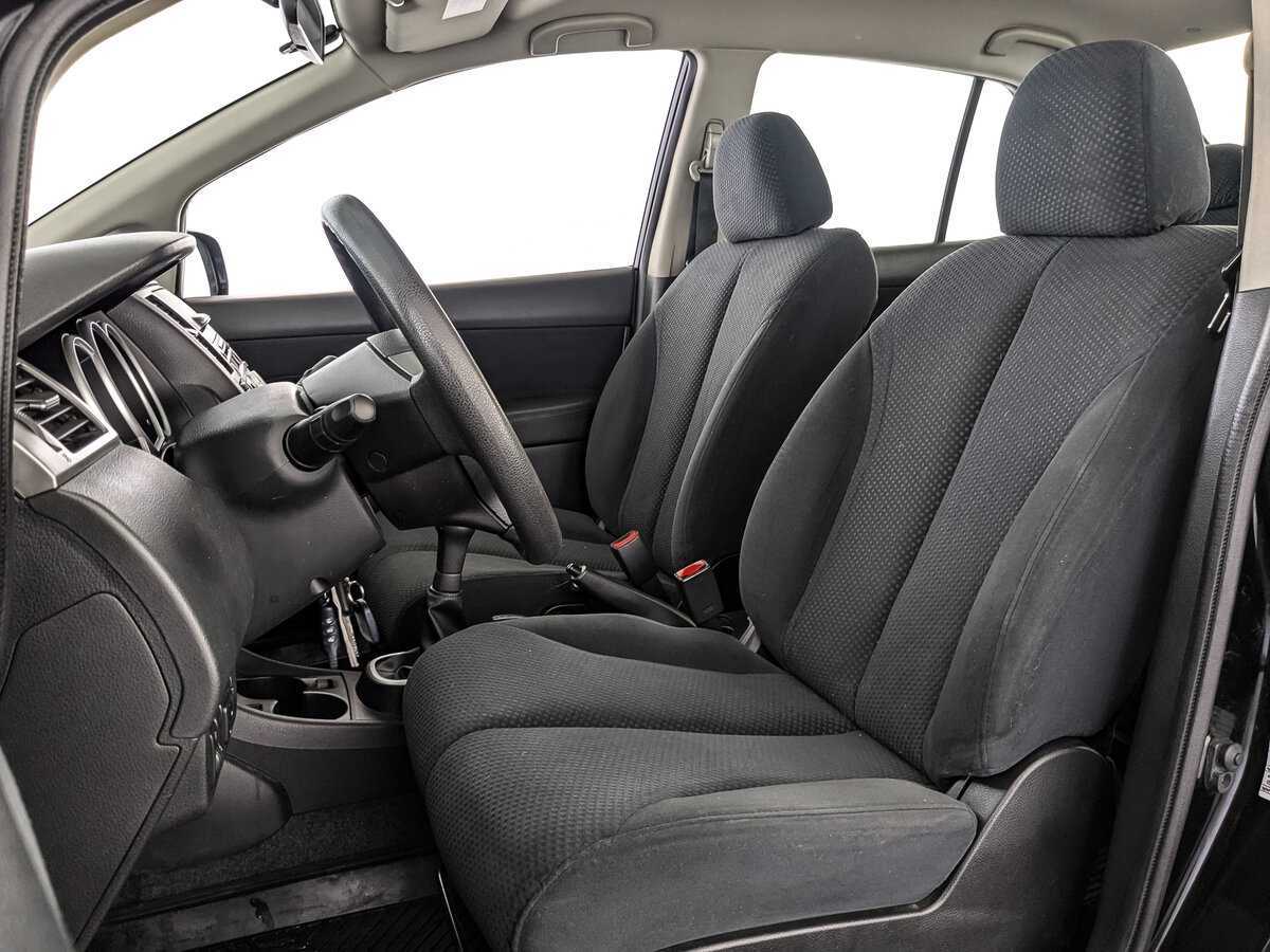 Nissan Tiida, 2011 Фото №16