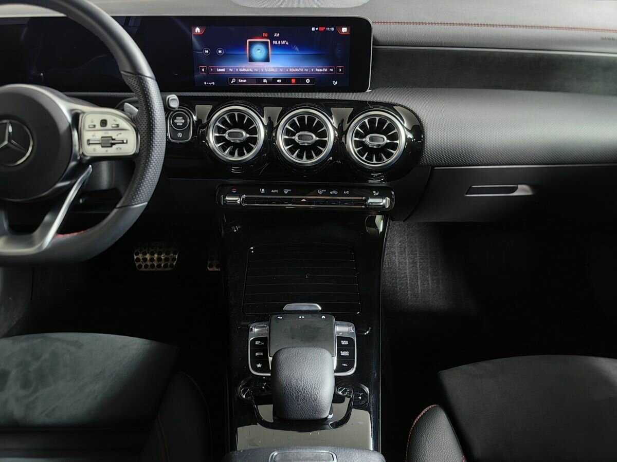 Mercedes-Benz CLA 200, 2019 Фото №11
