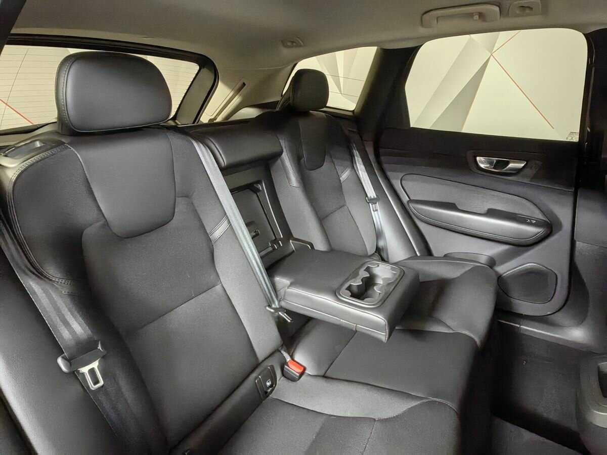 Volvo XC60, 2021 Фото №13