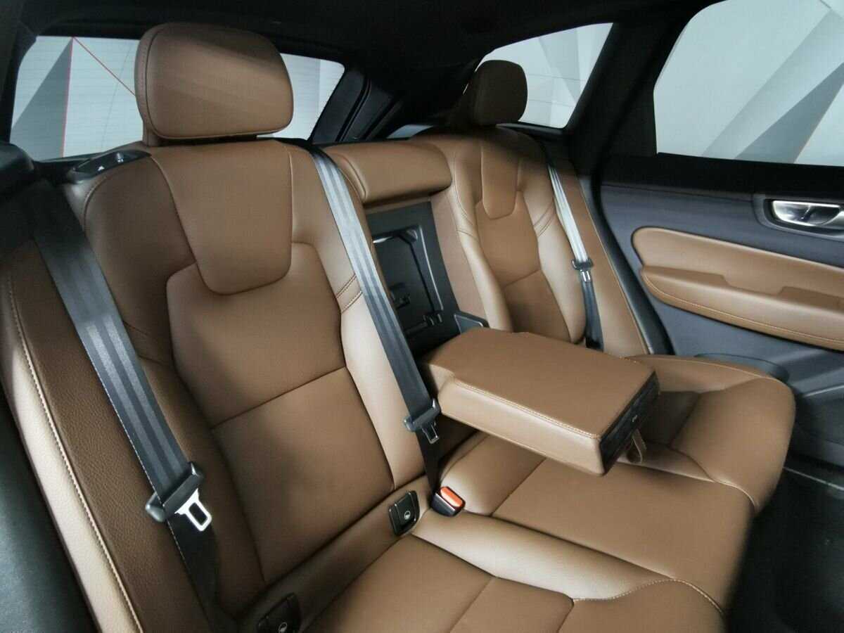 Volvo XC60, 2023 Фото №12