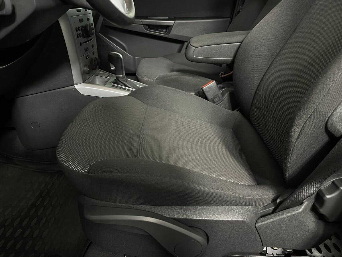 Opel Astra, 2010 Фото №10