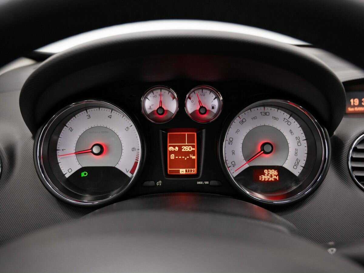 Peugeot 308, 2010 Фото №16