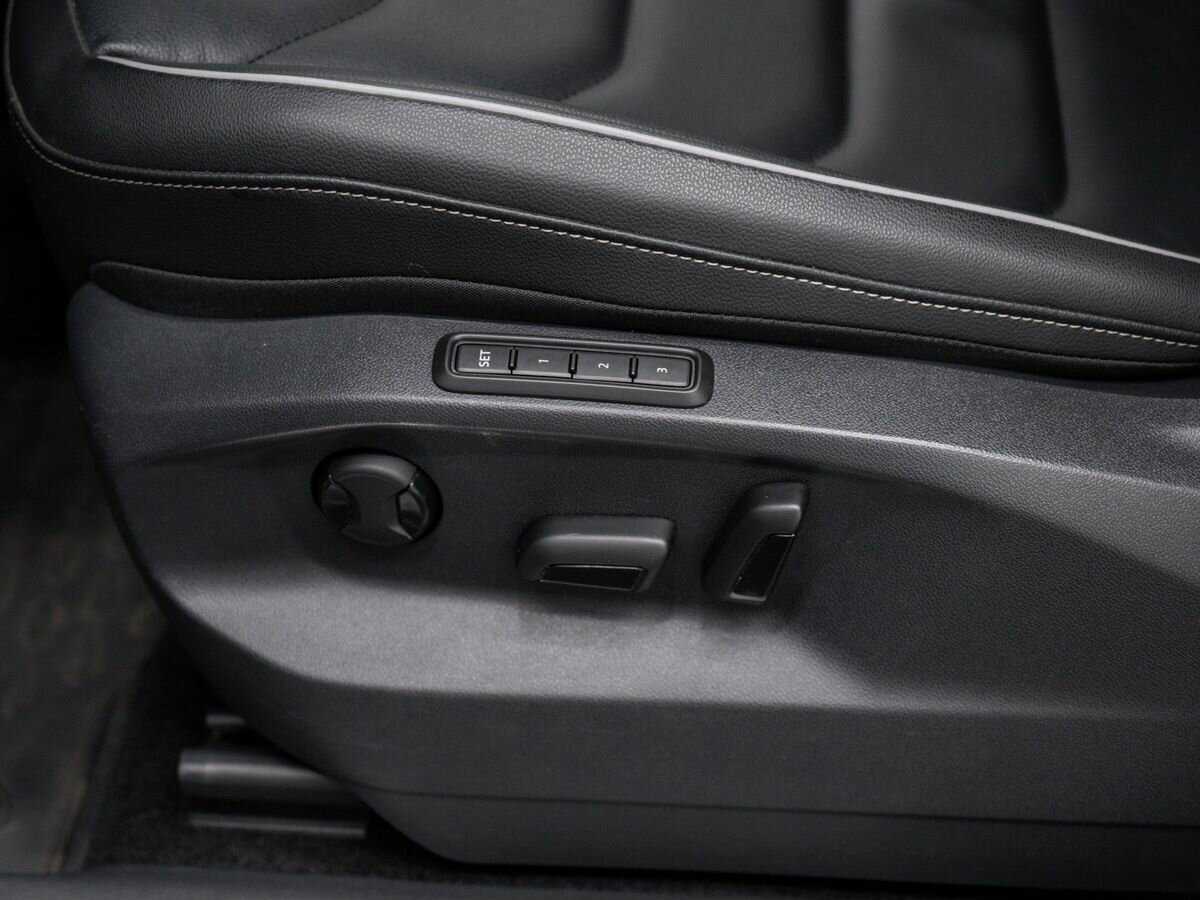 Volkswagen Tiguan, 2022 Фото №17