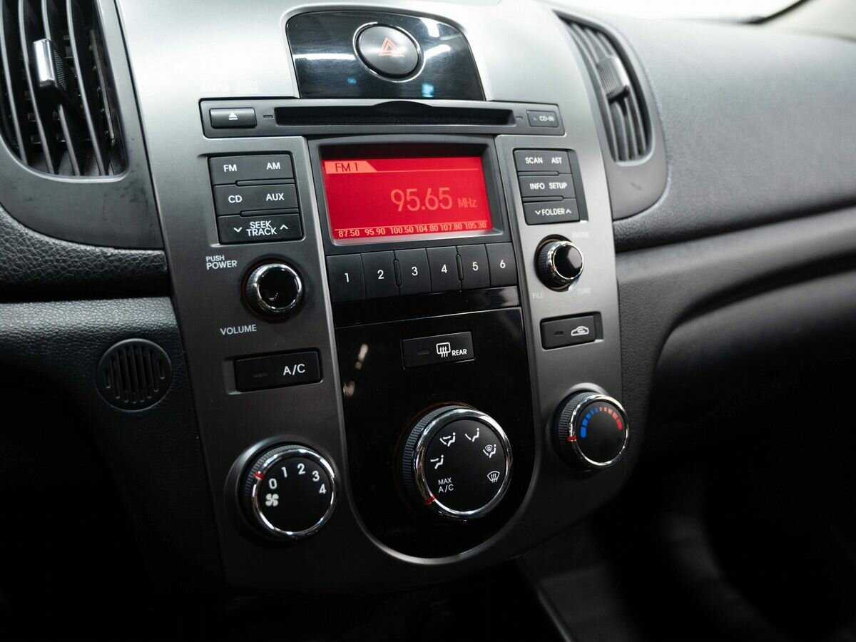 Kia Cerato 6-speed, 2011 Фото №14