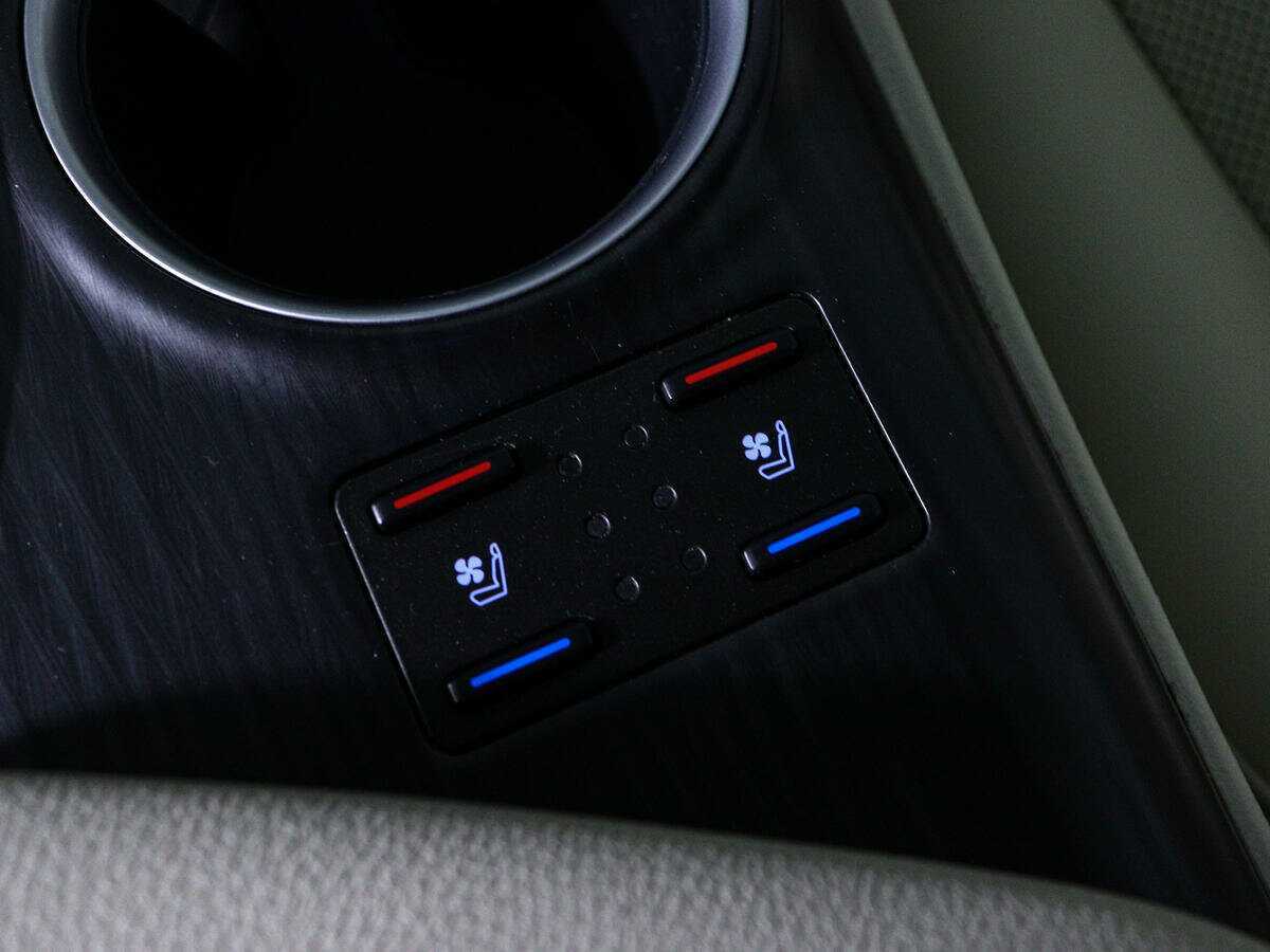 Toyota Camry, 2021 Фото №24