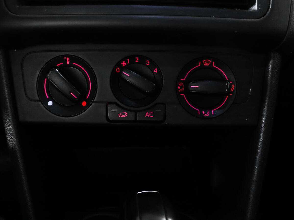 Volkswagen Polo, 2011 Фото №16