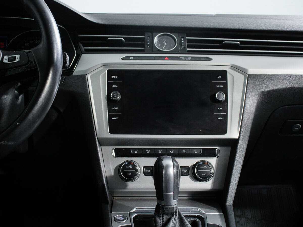 Volkswagen Passat, 2018 Фото №13