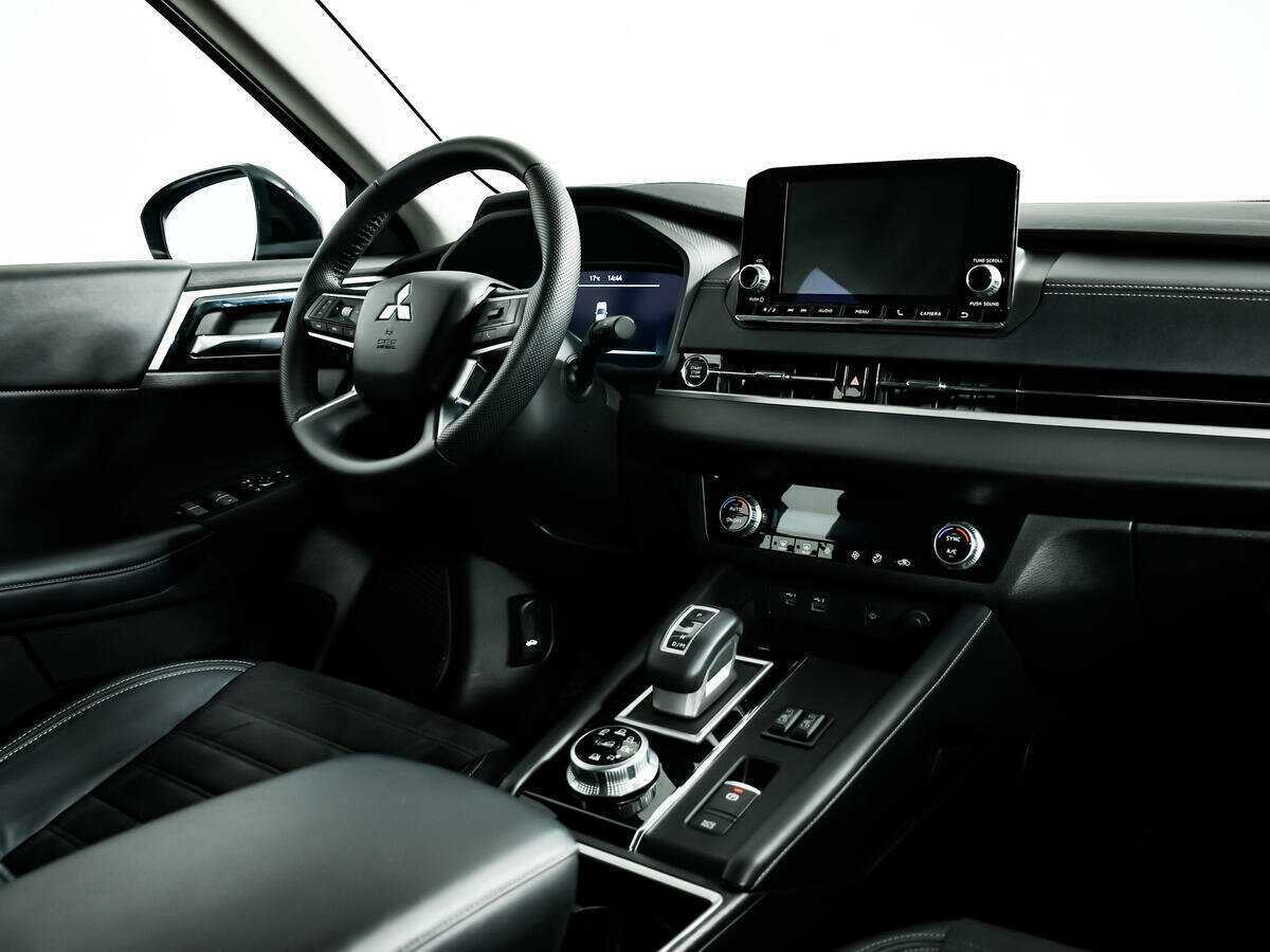Mitsubishi Outlander, 2022 Фото №9