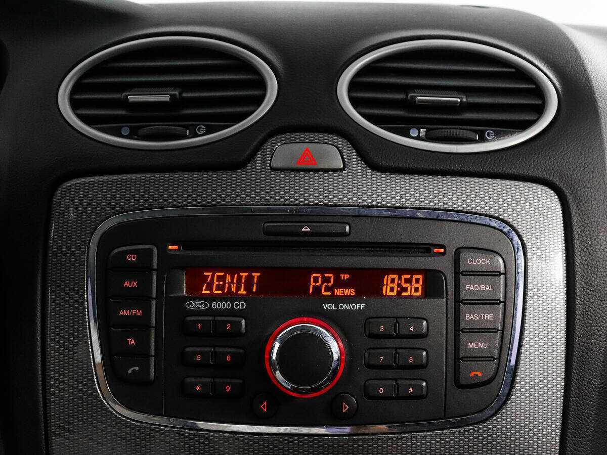 Ford Focus, 2011 Фото №13