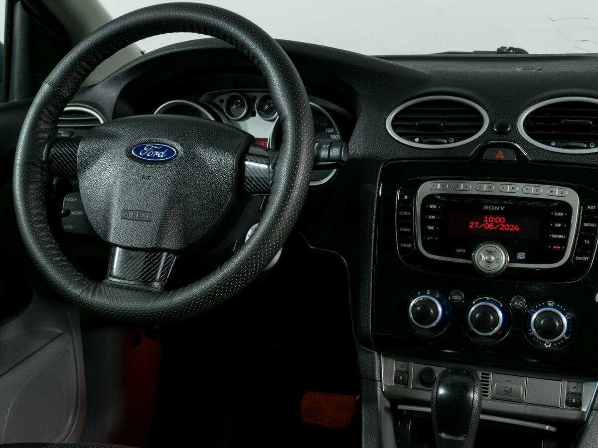 Ford Focus, 2010 Фото №10