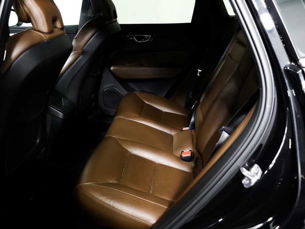 Volvo XC60, 2019 Фото №10
