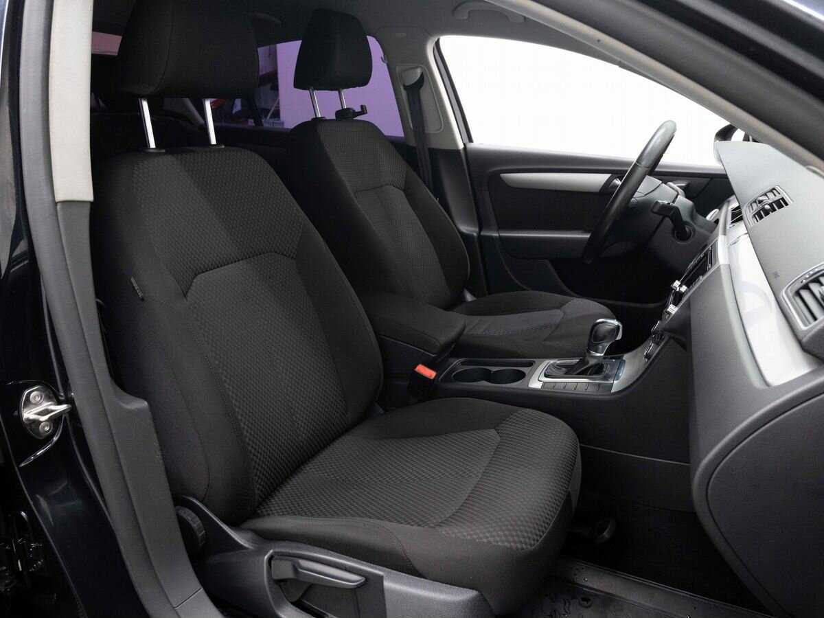 Volkswagen Passat, 2011 Фото №14