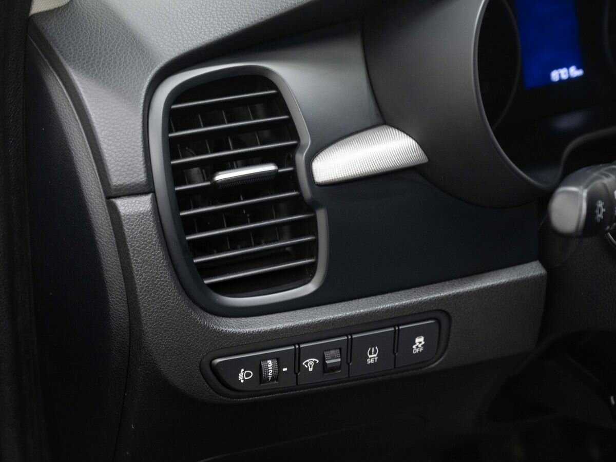 Kia Rio X-Line, 2017 Фото №18