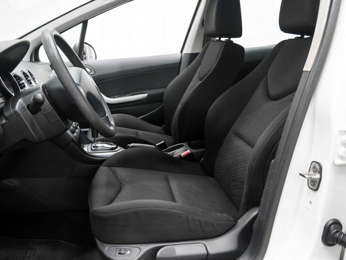 Peugeot 308, 2010 Фото №13