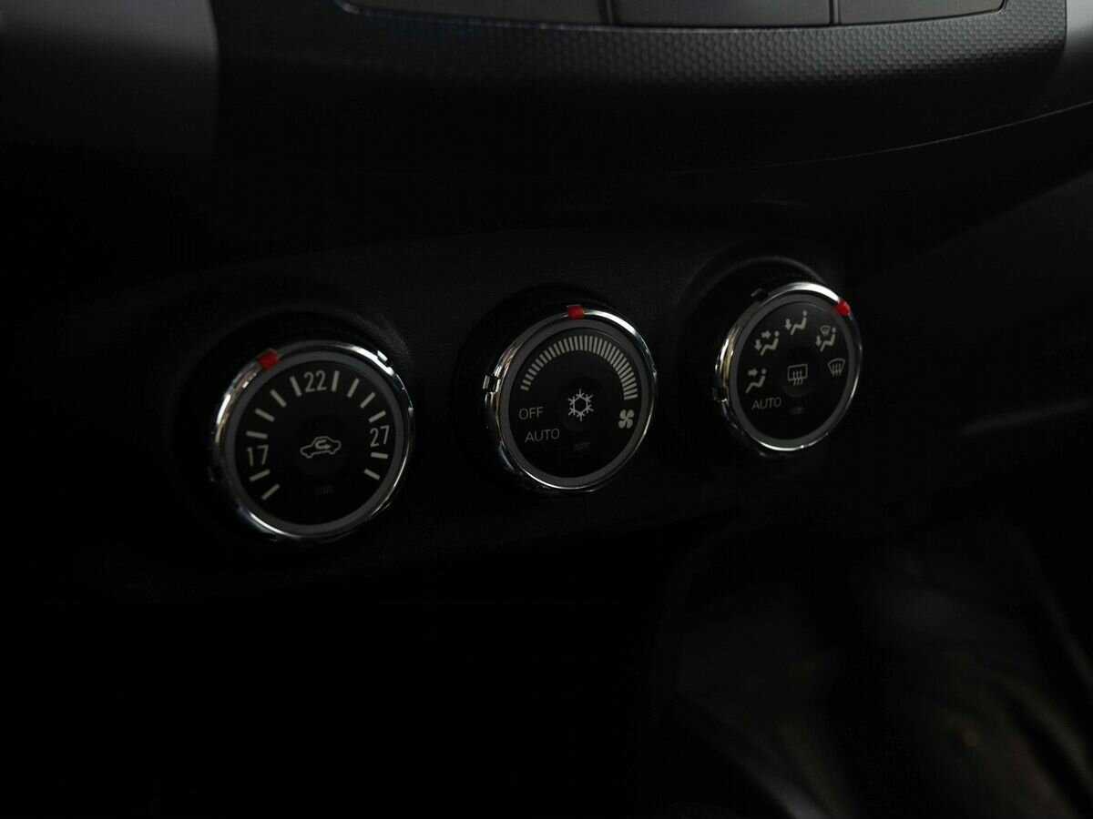 Mitsubishi Outlander, 2011 Фото №17