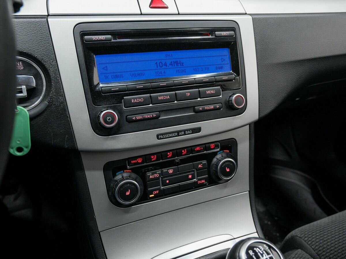 Volkswagen Passat, 2010 Фото №17