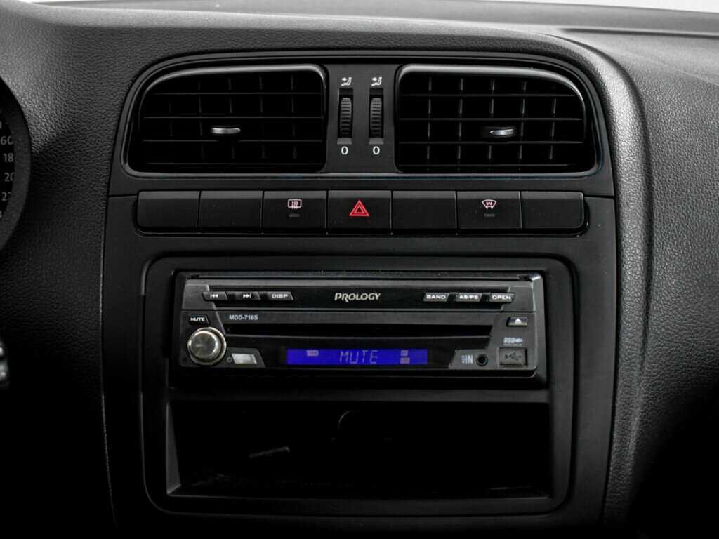 Volkswagen Polo, 2011 Фото №13