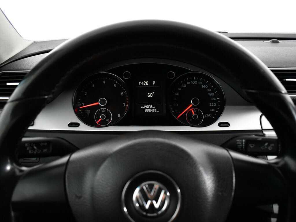 Volkswagen Passat, 2010 Фото №11