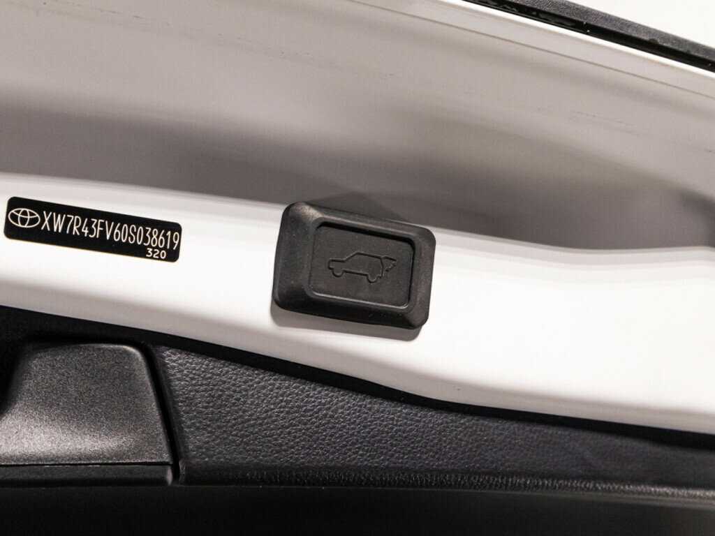 Toyota RAV4, 2021 Фото №15