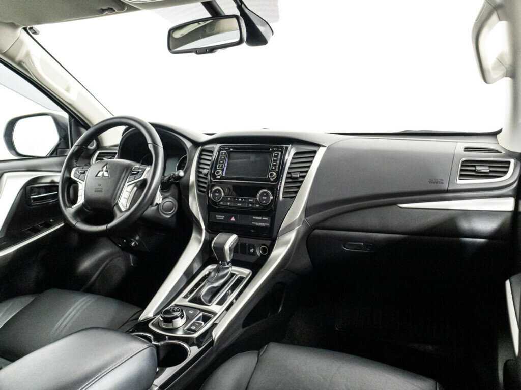 Mitsubishi Pajero Sport, 2016 Фото №9