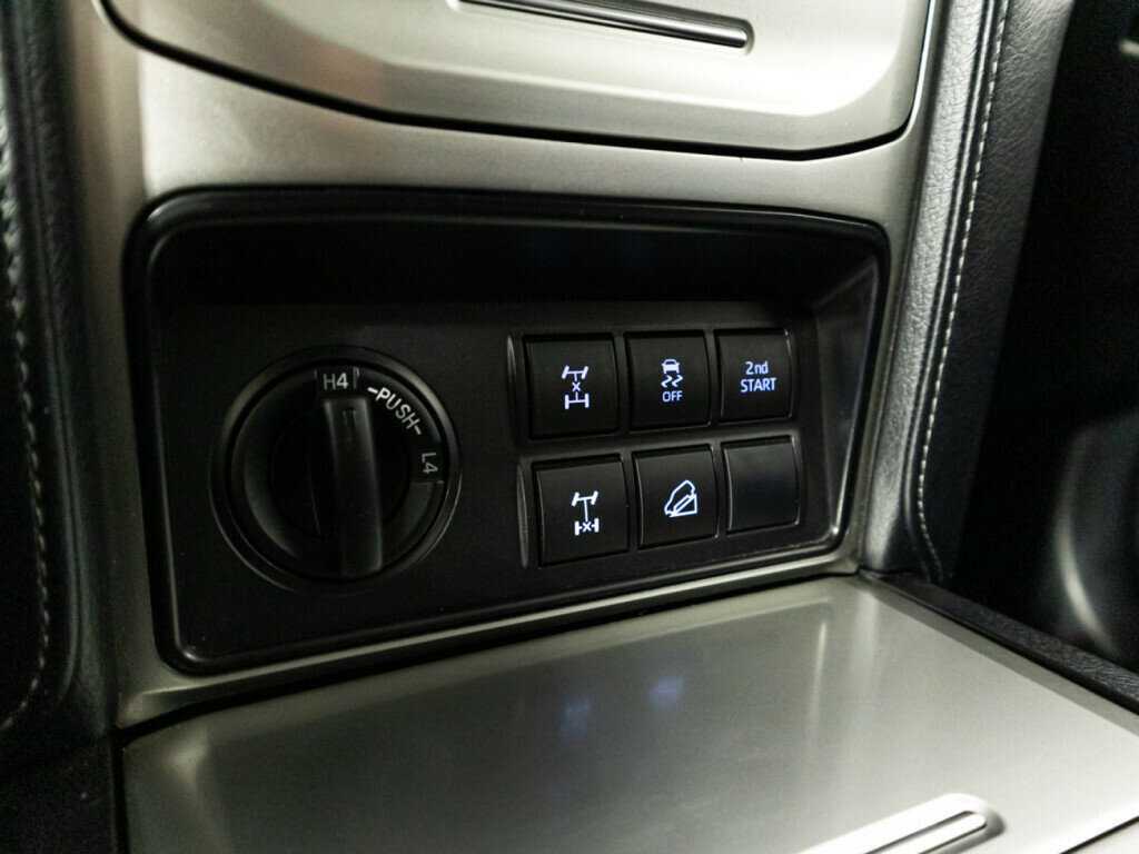 Toyota Land Cruiser Prado, 2018 Фото №19