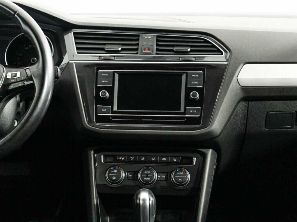Volkswagen Tiguan, 2018 Фото №14