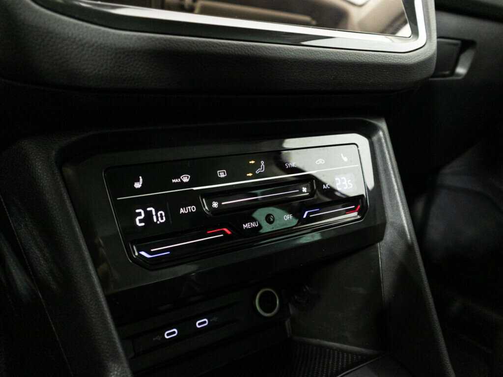 Volkswagen Tiguan, 2020 Фото №16