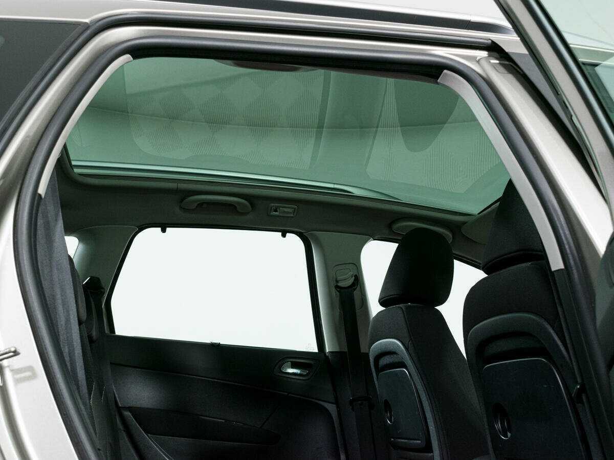 Peugeot 308, 2011 Фото №9