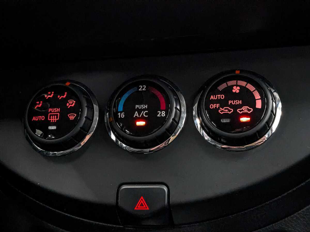 Nissan Note, 2011 Фото №21