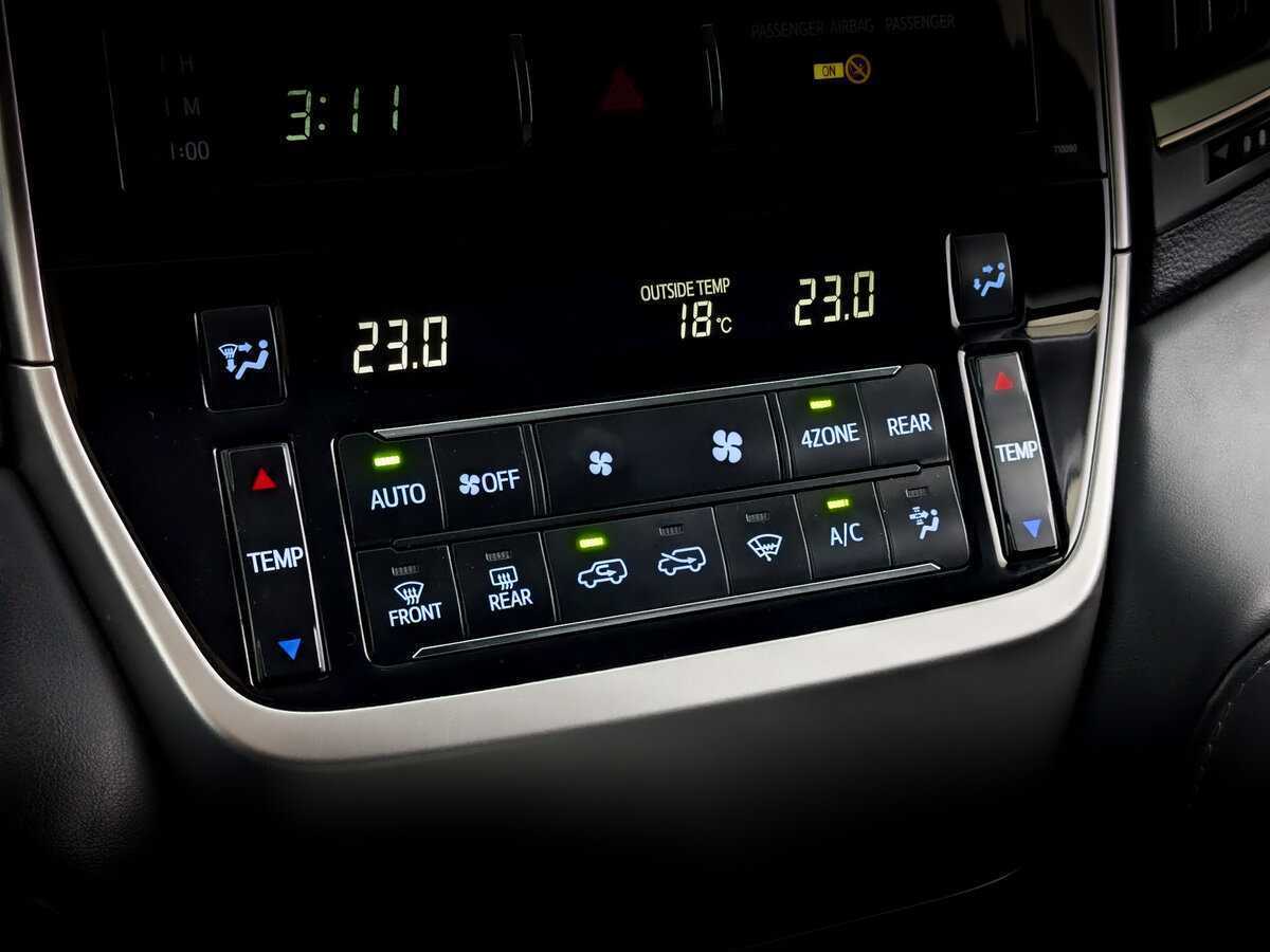 Toyota Land Cruiser, 2020 Фото №28