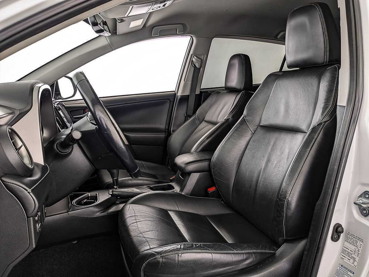 Toyota RAV4, 2018 Фото №18