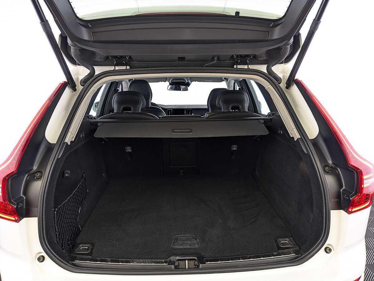 Volvo XC60, 2019 Фото №10