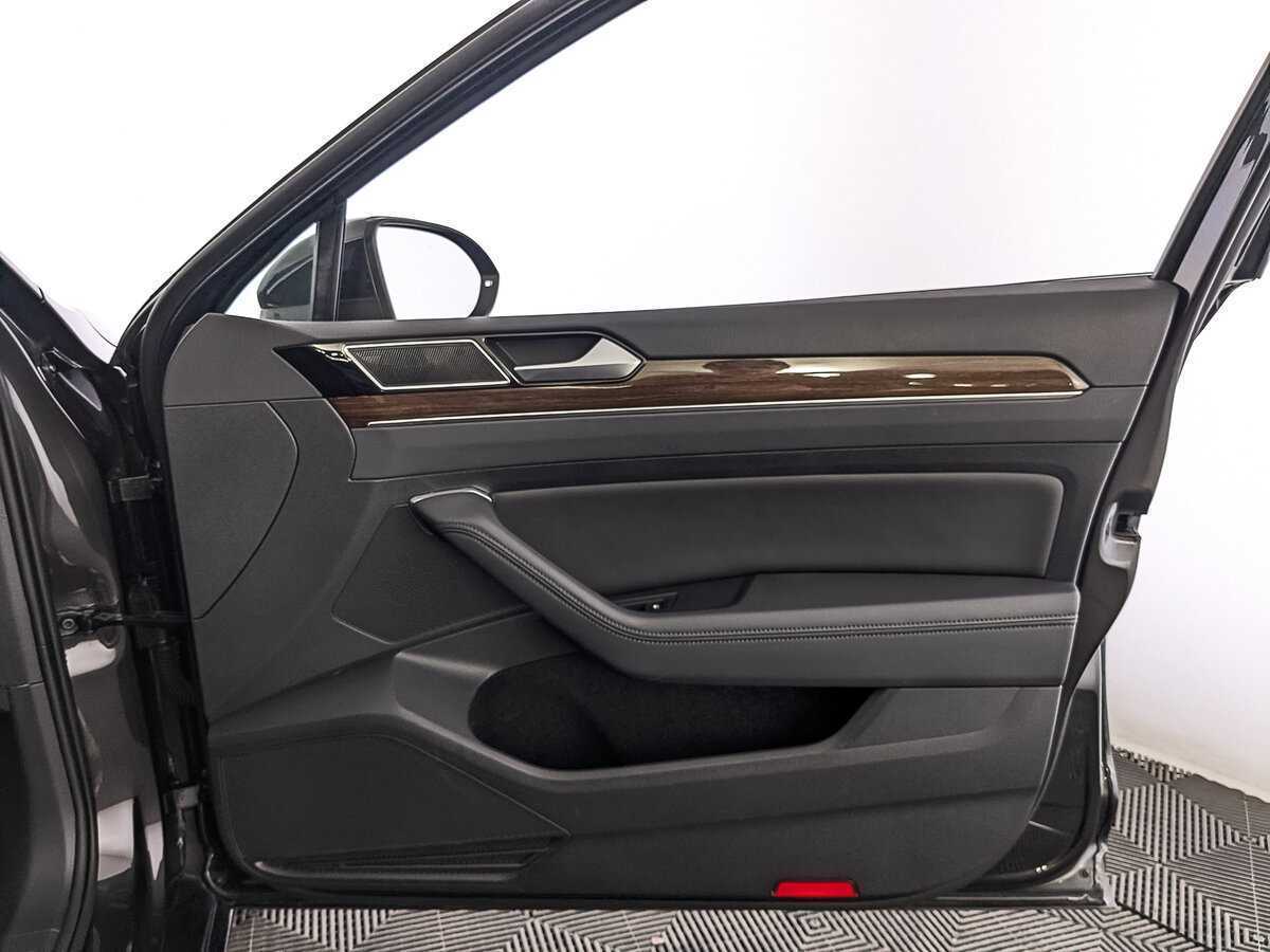 Volkswagen Passat, 2019 Фото №25