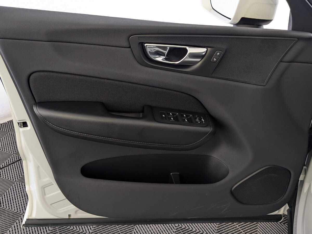 Volvo XC60, 2019 Фото №19