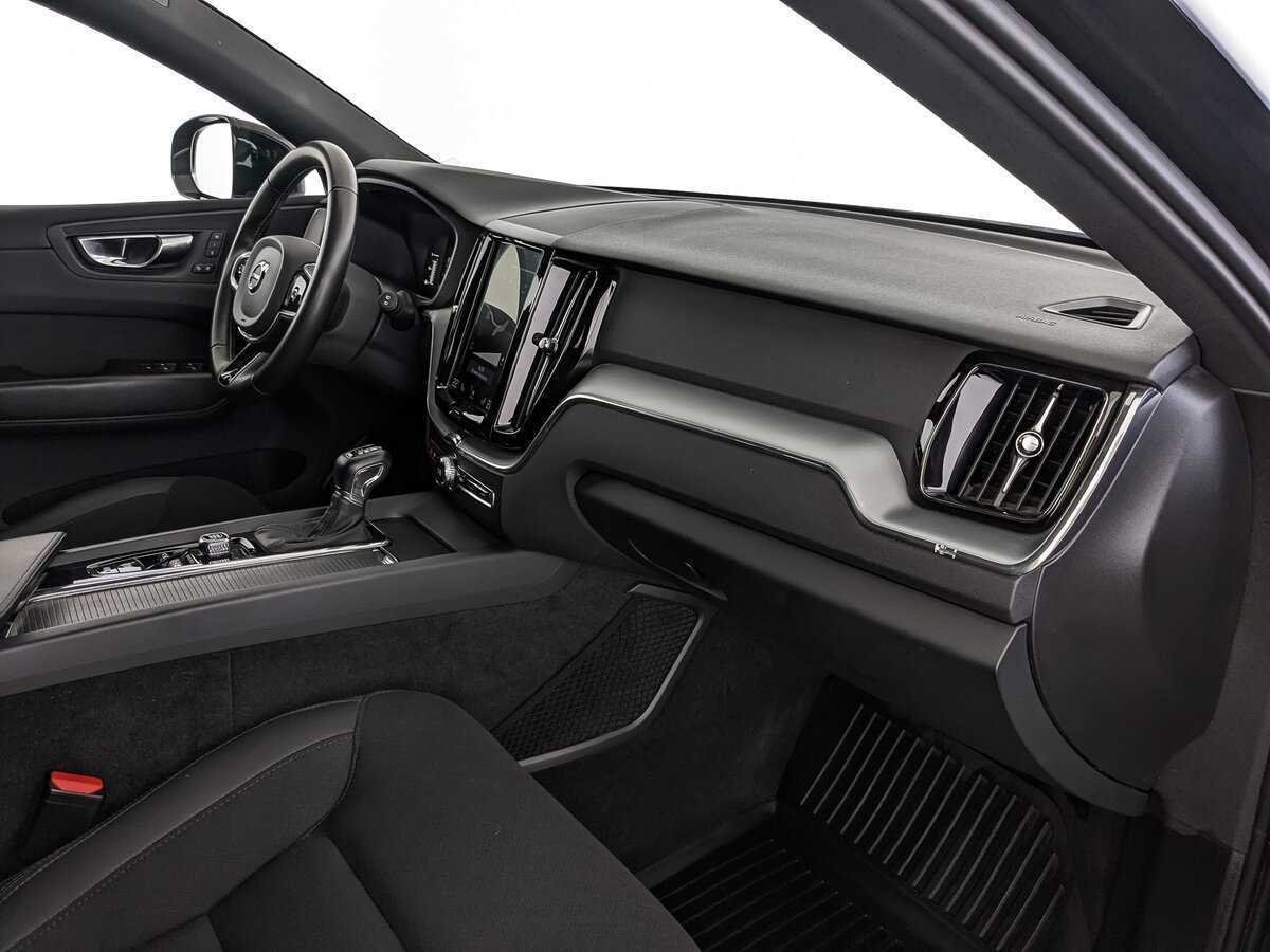 Volvo XC60, 2020 Фото №13
