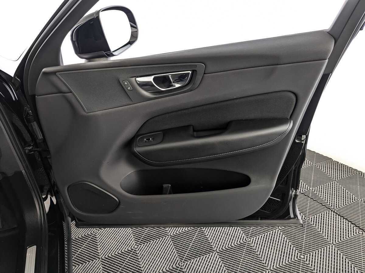 Volvo XC60, 2020 Фото №24