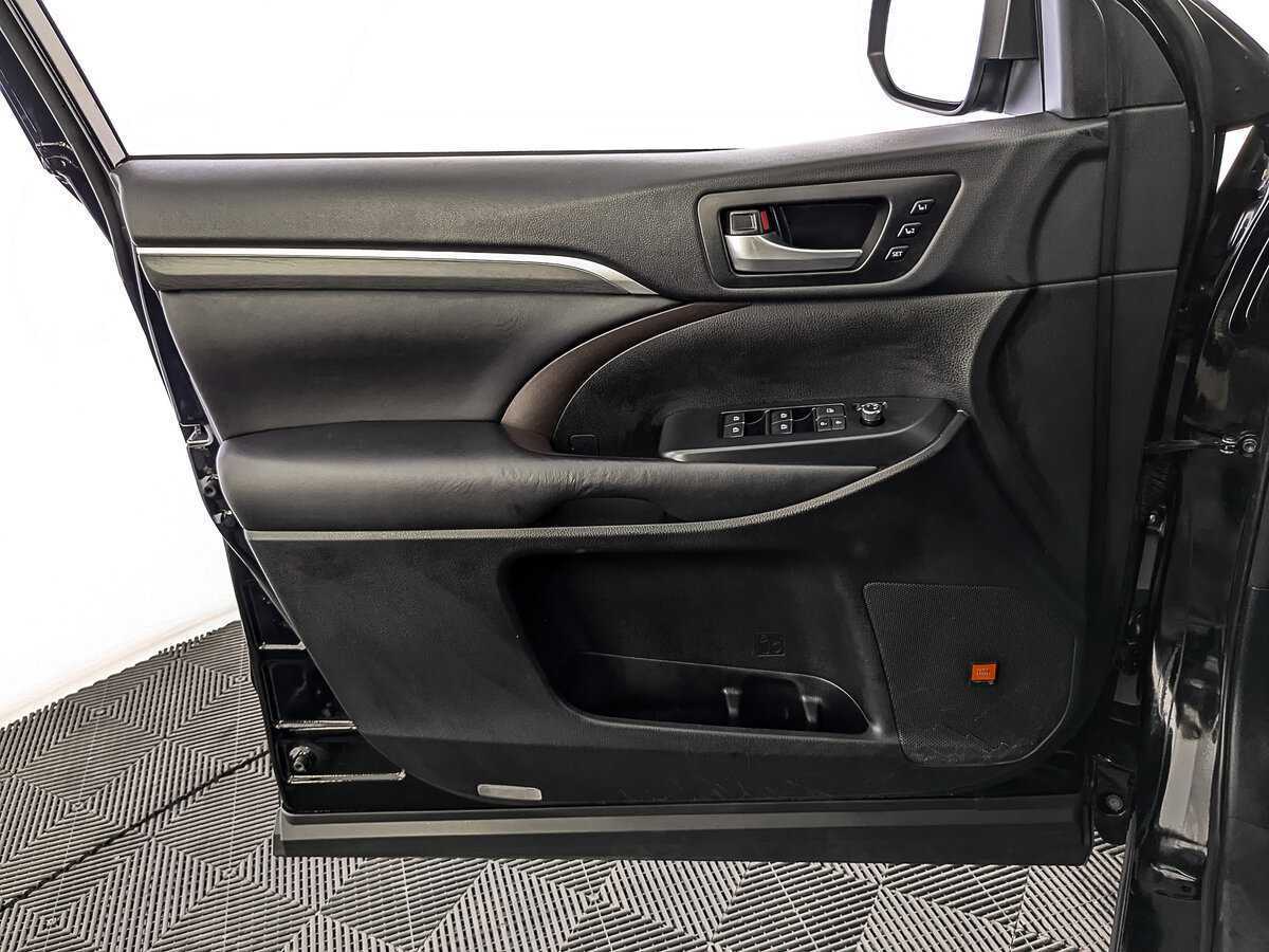 Toyota Highlander, 2018 Фото №16