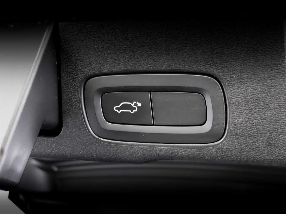 Volvo XC60, 2019 Фото №26