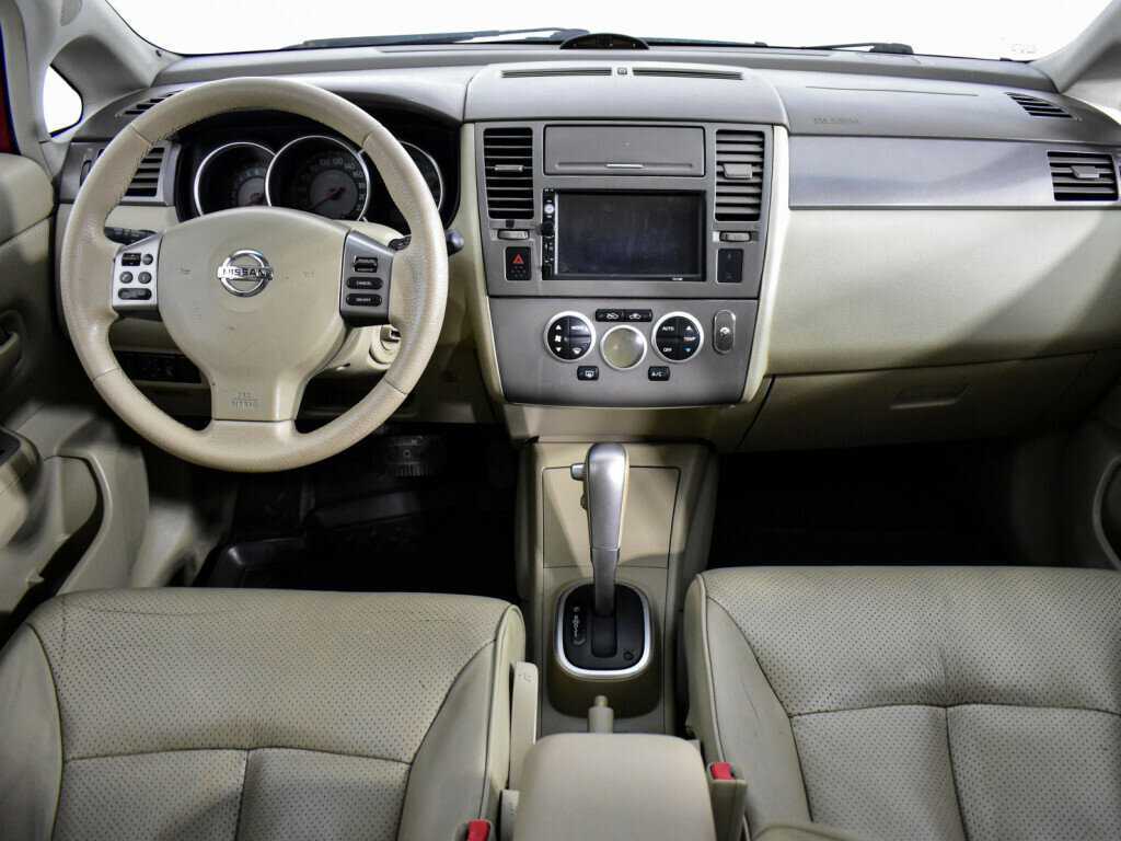 Nissan Tiida, 2008 Фото №12